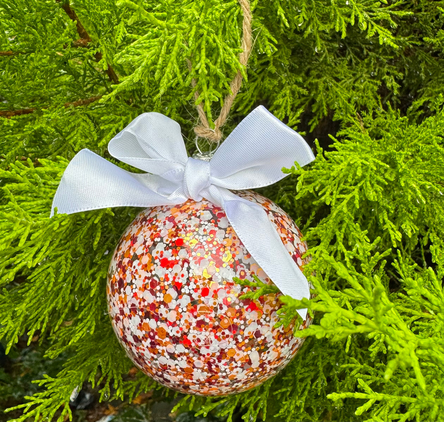 Glitter bauble gingerbread